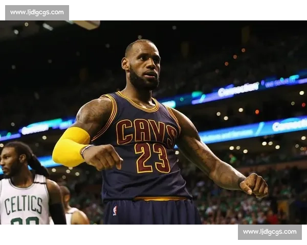 詹姆斯盛赞中国篮球新生代:技巧球商双升 热爱铸就未来 詹姆斯盛赞中国篮球新生代:技巧球商双升 热爱铸就未来