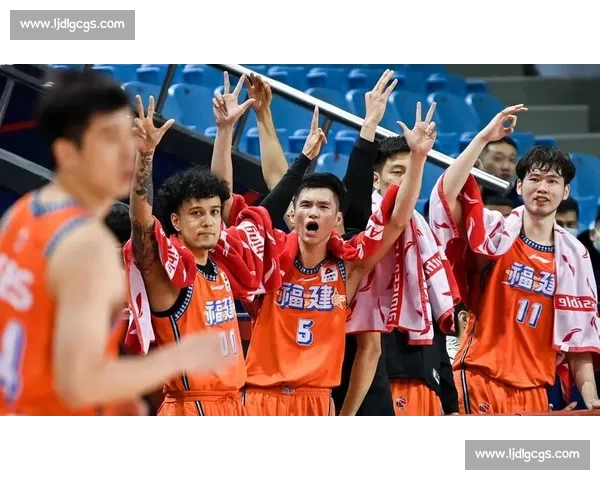 福建浔兴男篮俱乐部杯火力全开 高效进攻彰显新赛季潜力 福建浔兴男篮俱乐部杯火力全开 高效进攻彰显新赛季潜力