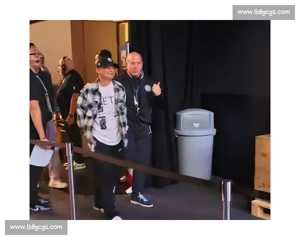 NBA 中国赛星光闪耀:马云成龙同框,姚明养老金引热议 NBA 中国赛星光闪耀:马云成龙同框,姚明养老金引热议