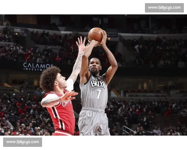 篮网主场迎战公牛，杜兰特和拉文对决，谁能笑到最后？